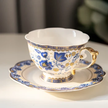 Синяя и белая чайная чашка в европейском стиле, цветочная чайная чашка, женская высококачественная изысканная ретро-роскошная английская кофейная чашка, чашка для послеобеденного чая